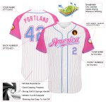 Maillot de baseball raglan à rayures fines, blanc, manches roses authentiques, bleu clair et rose Maillot de baseball raglan à rayures fines, blanc, manches roses authentiques, bleu clair et rose